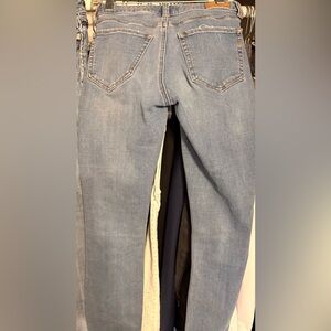 Aero Stylish Blue Distressed Women Jeans
